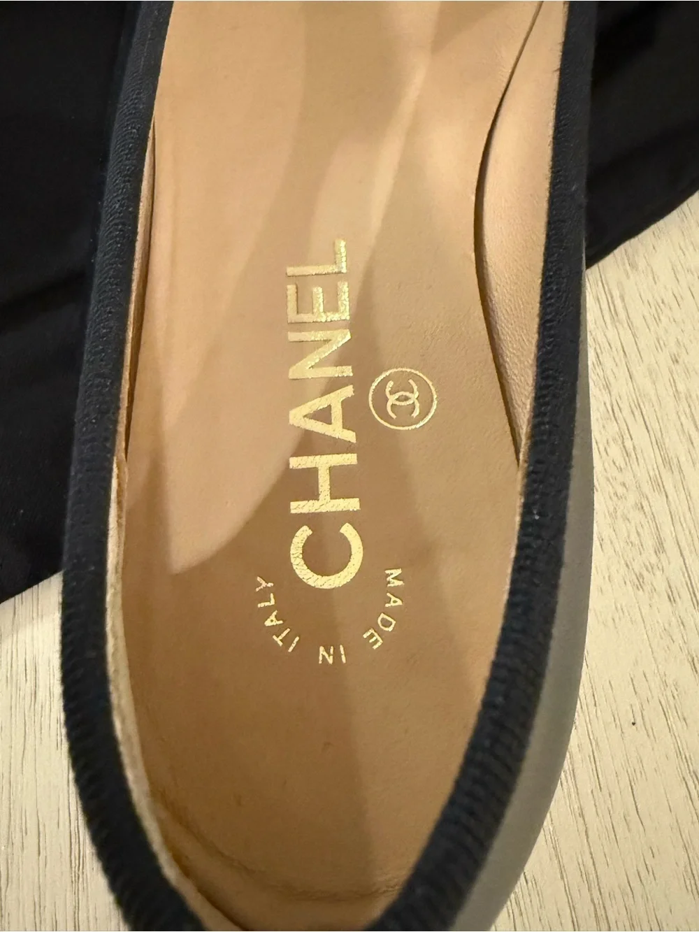 CHANEL Black Leather Cap-Toe Bow Ballet Flats